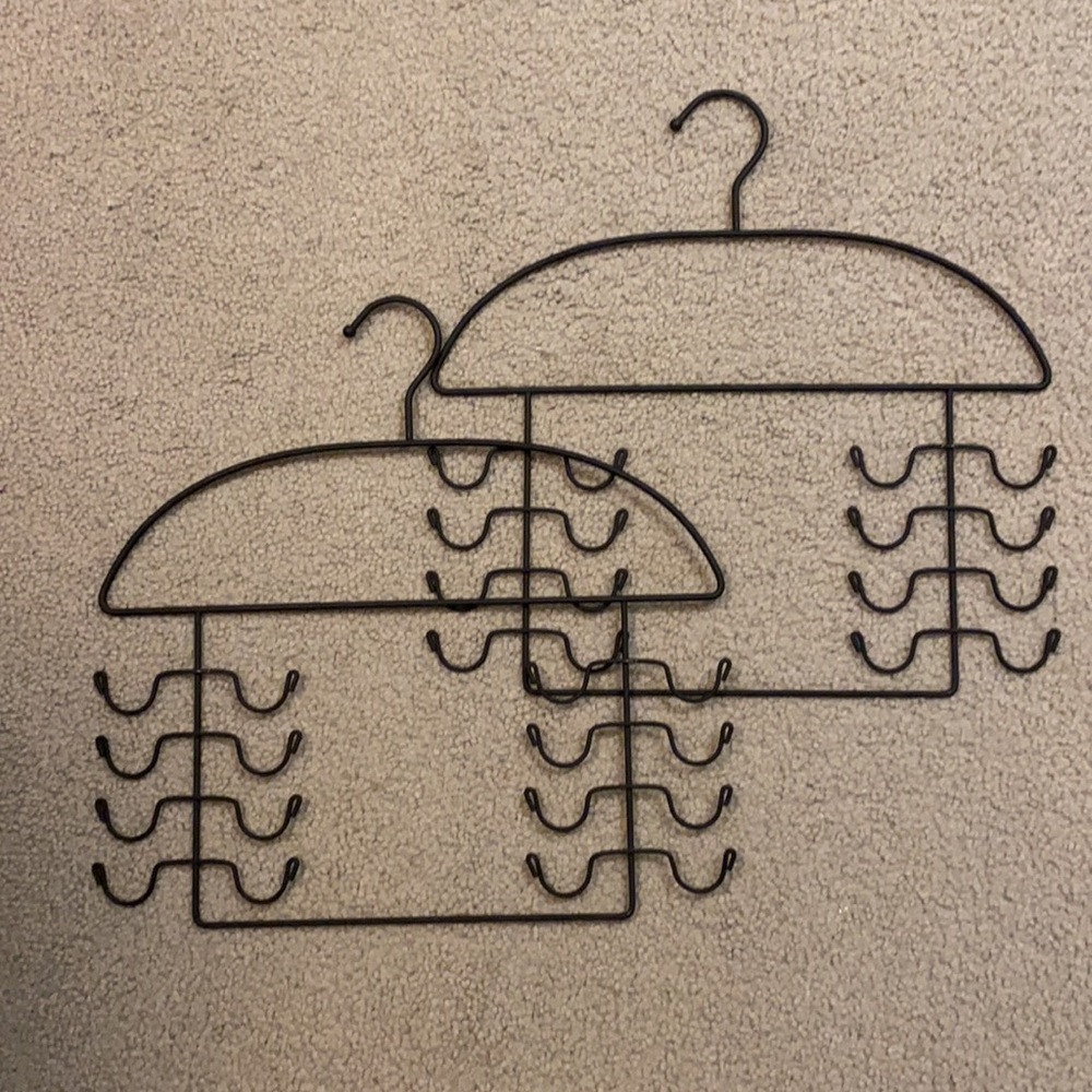 Tank top hanger (set of two)
